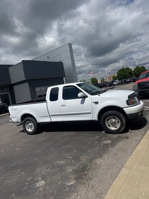 Used 2001 Ford F150 XLT AWD/4WD image 3