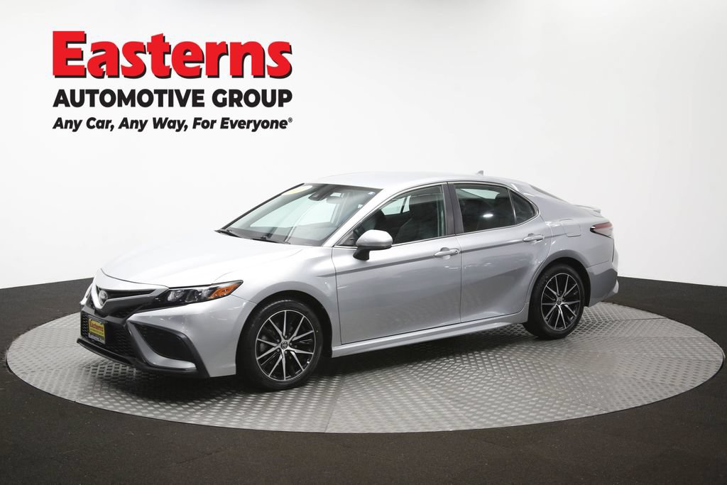 Used 2021 Toyota Camry SE w/ Carpet Mat Package (TMS) FWD image 56