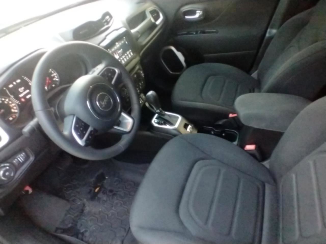 Used 2020 Jeep Renegade Latitude image 17