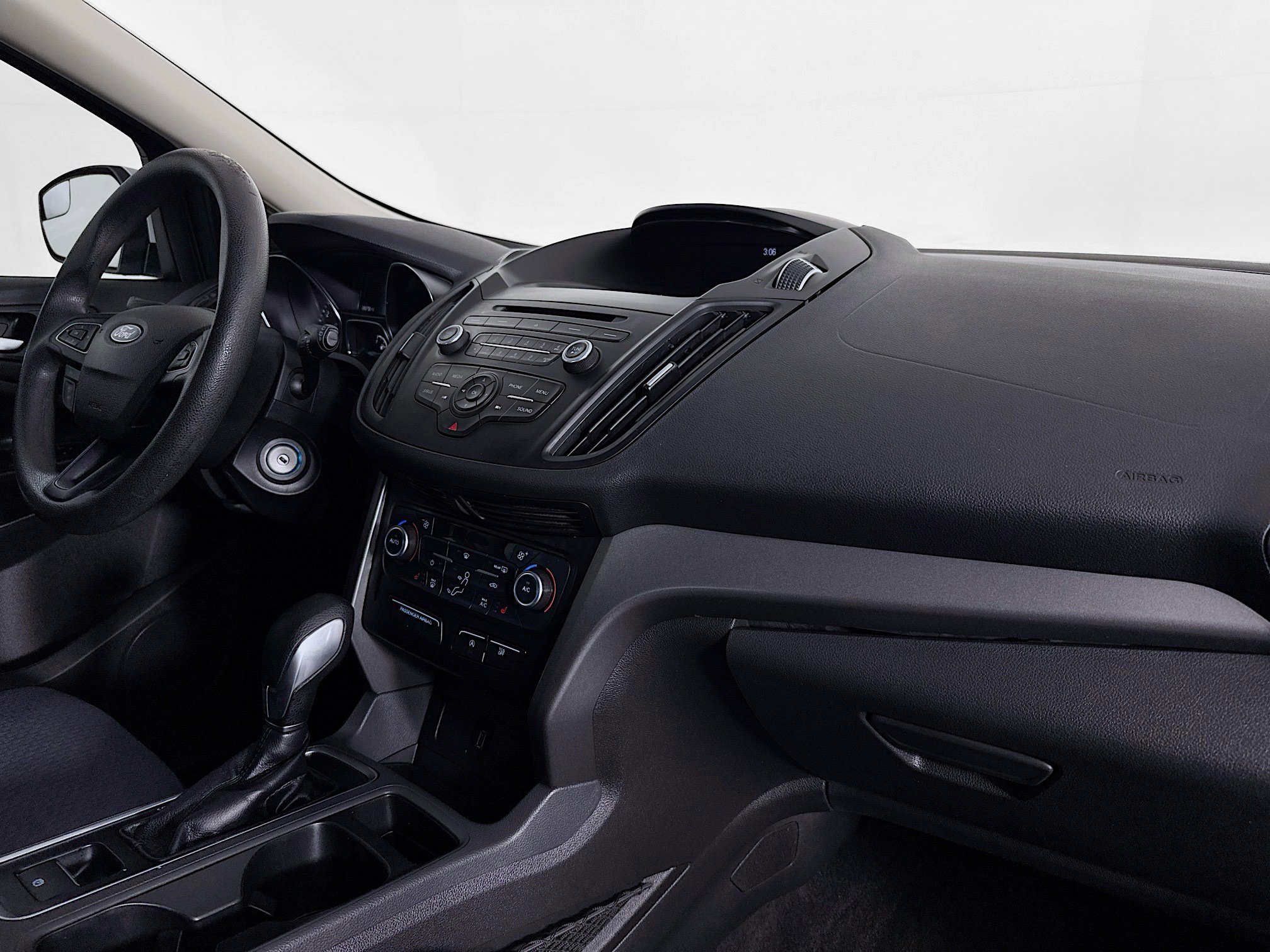 Used 2018 Ford Escape SE FWD image 28