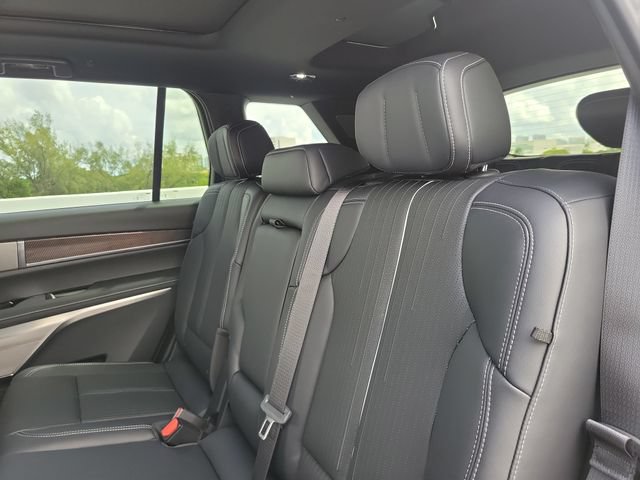 New 2027 Cadillac Vistiq Luxury AWD/4WD image 20