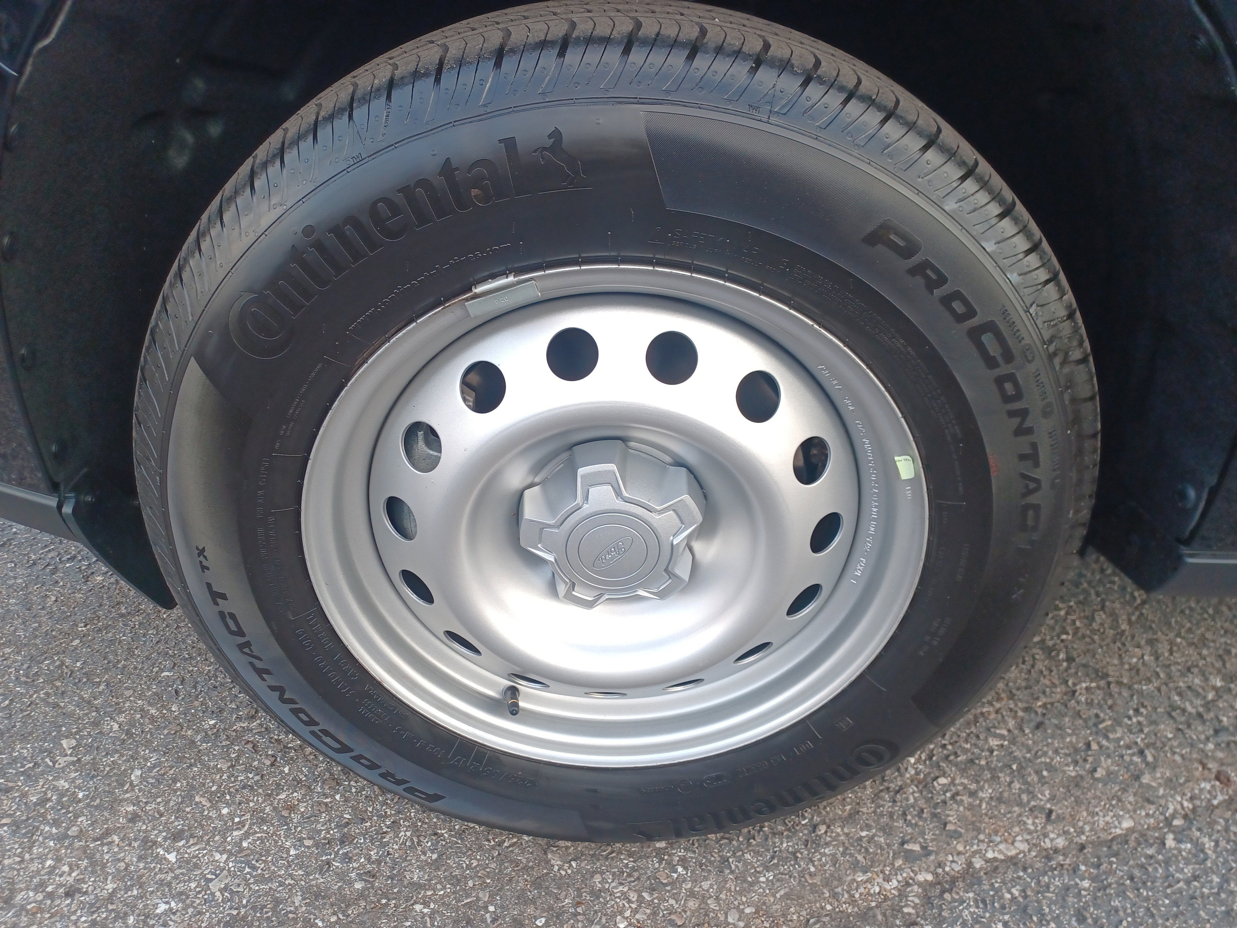 New 2025 Ford Maverick XL image 9