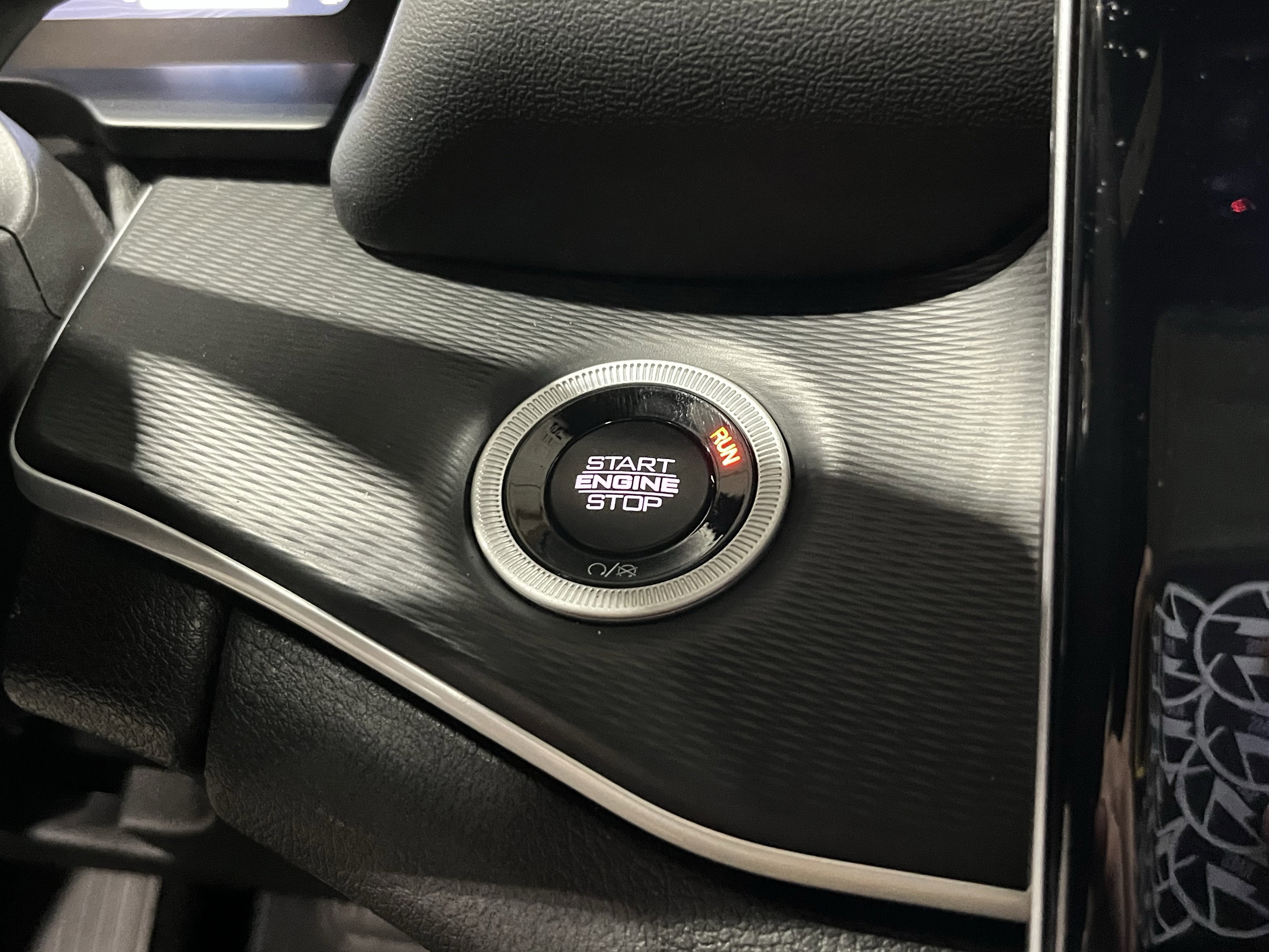 Certified 2025 Jeep Grand Cherokee Laredo X w/ Luxury Tech Group I image 16