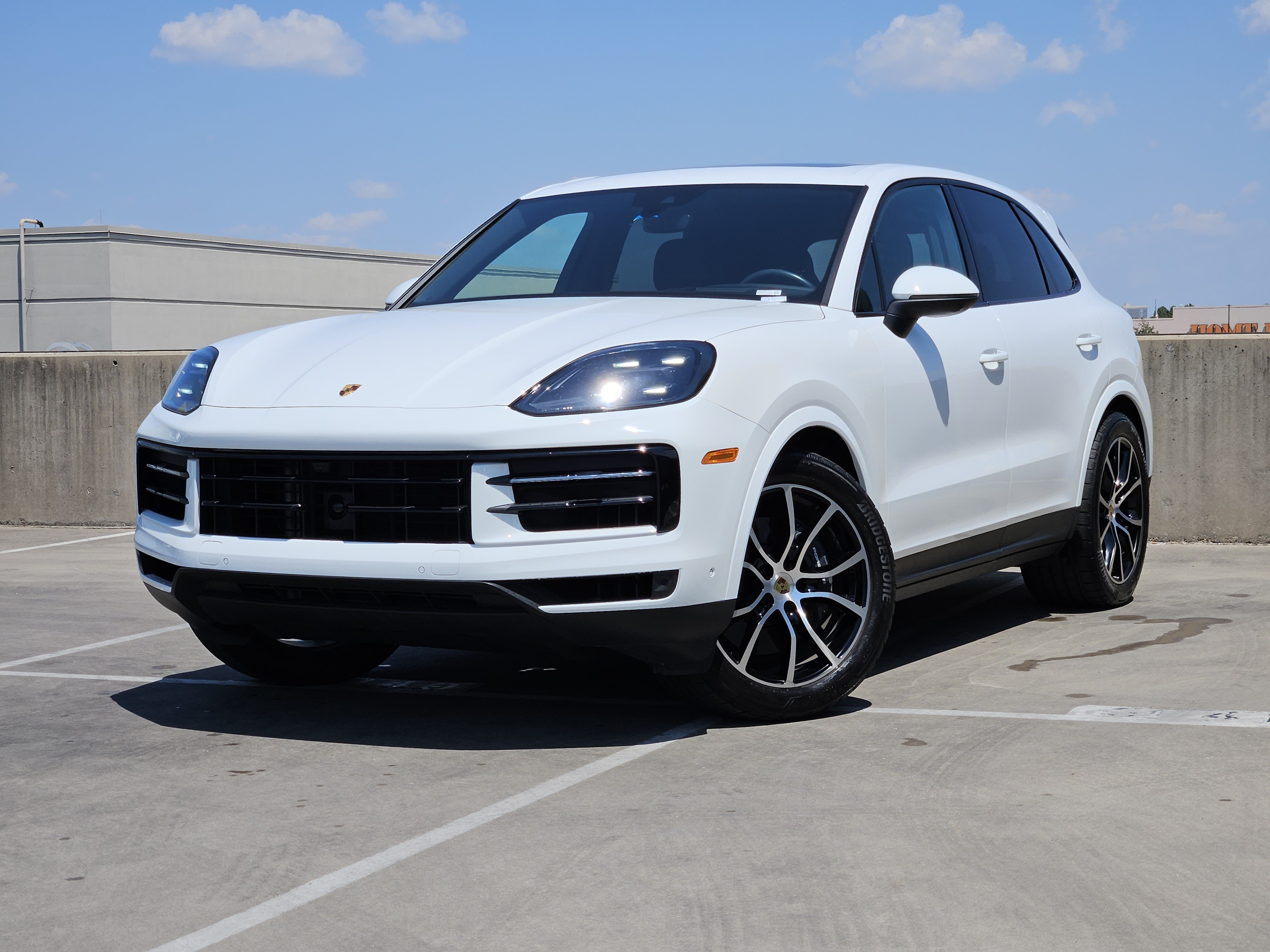 Certified 2024 Porsche Cayenne AWD/4WD image 1