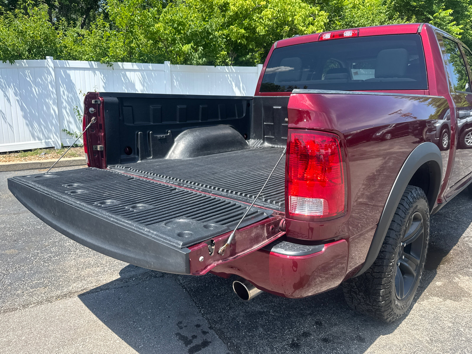 Used 2018 RAM 1500 Express w/ Wheel & Sound Group AWD/4WD image 19