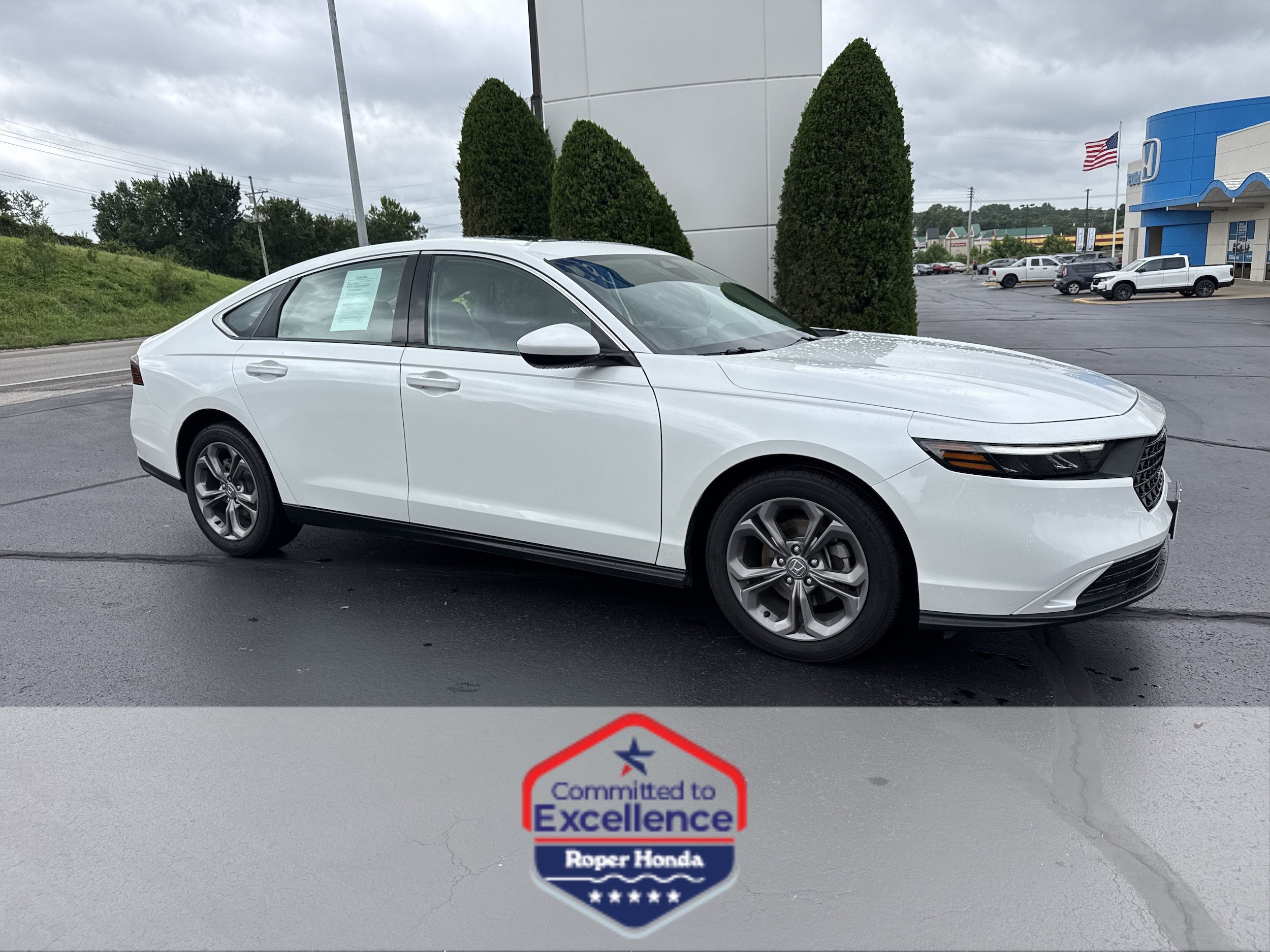 Used 2024 Honda Accord EX image 1