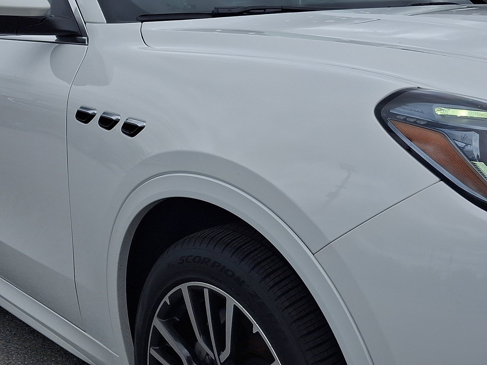 Certified 2025 Maserati Grecale Folgore AWD/4WD image 13
