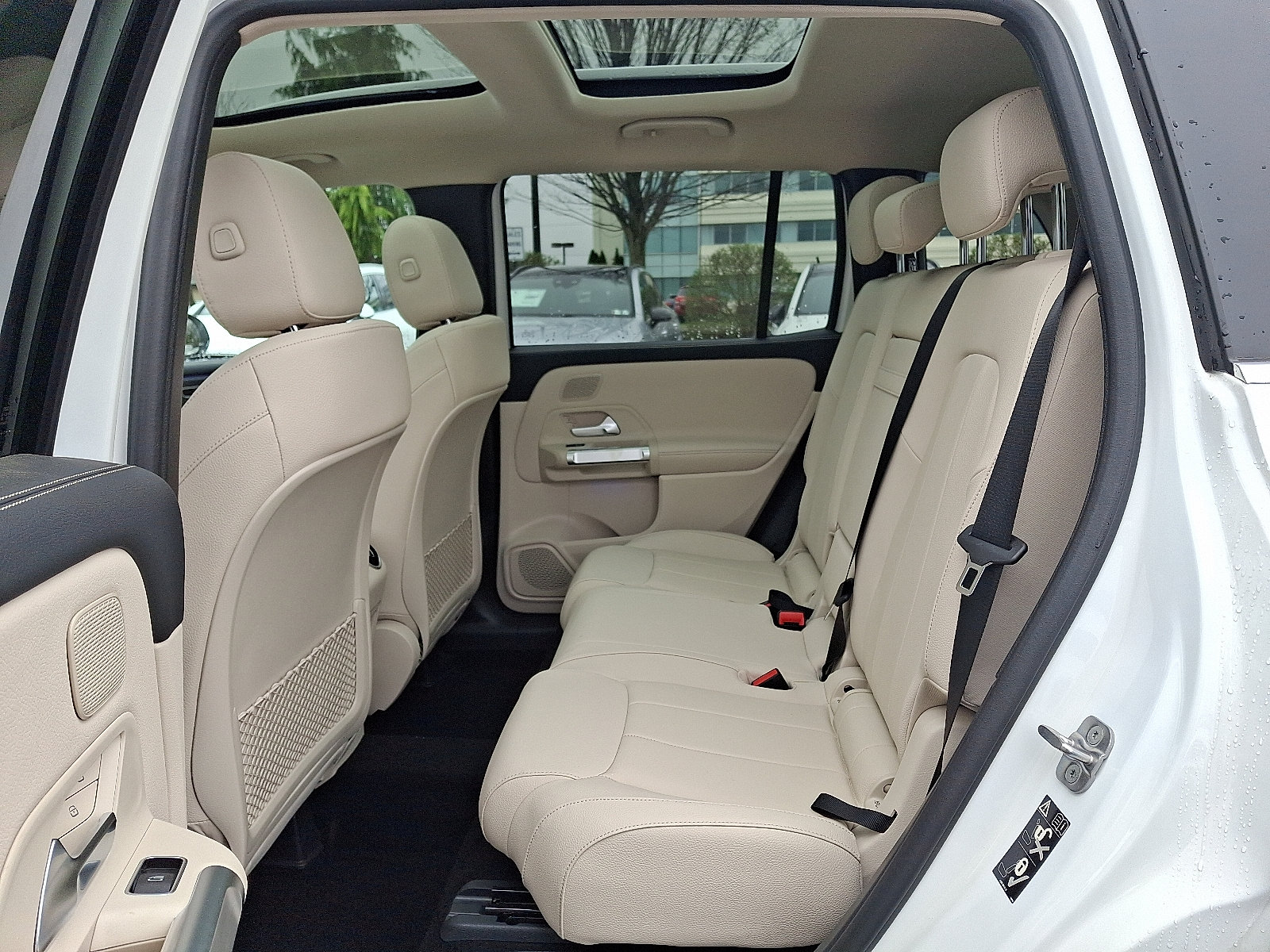 New 2026 Mercedes-Benz GLB 250 4MATIC image 8