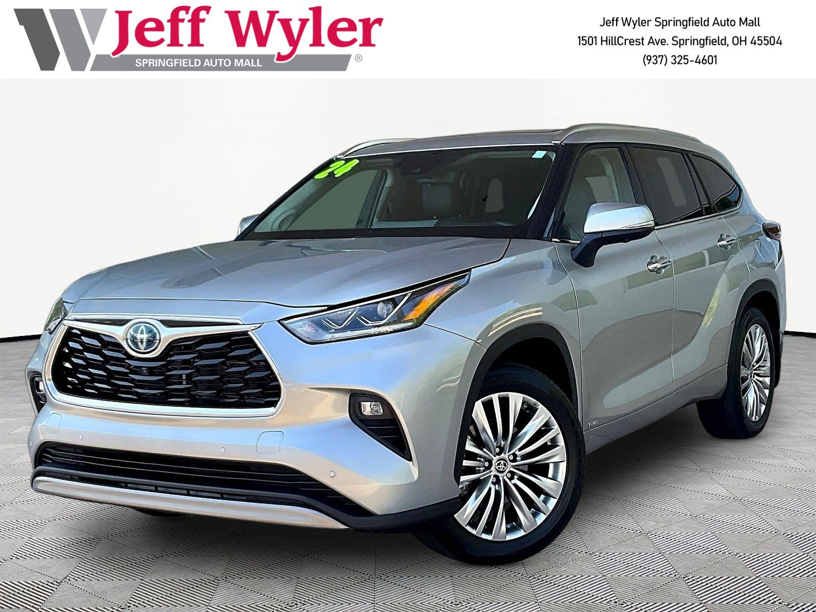 Used 2024 Toyota Highlander Platinum AWD/4WD image 1