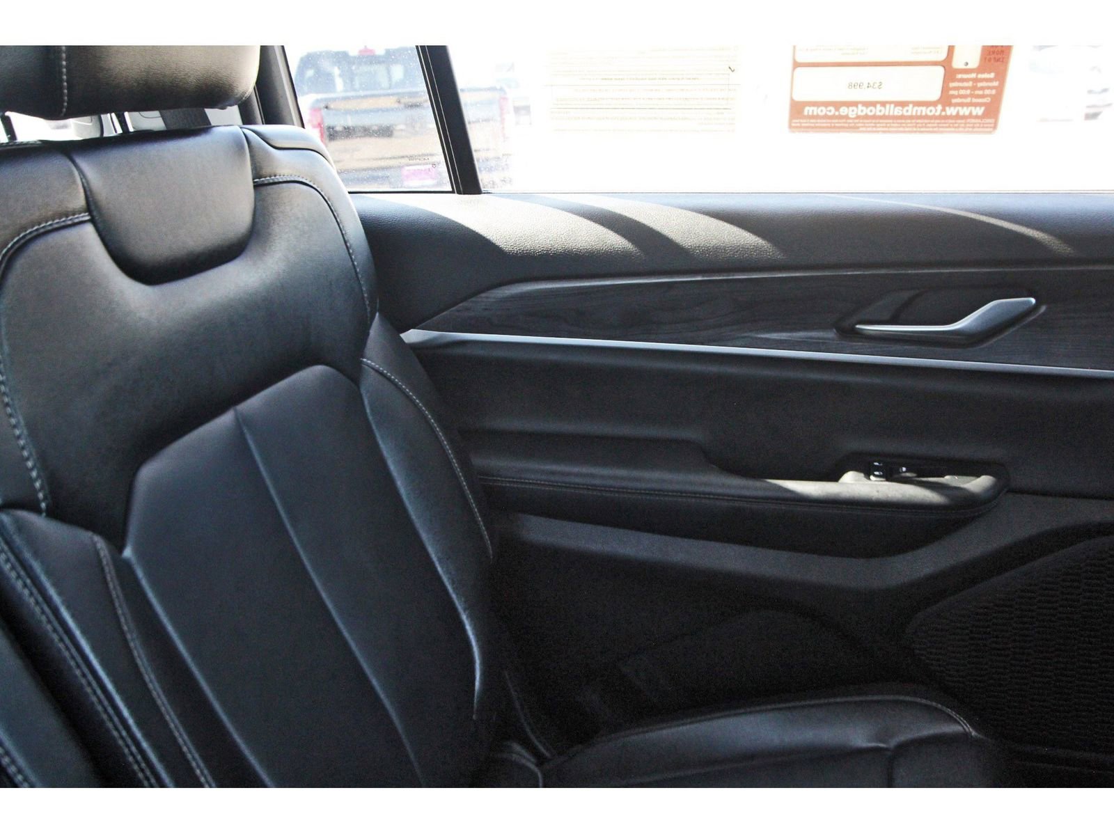 Used 2023 Jeep Grand Cherokee L Limited image 15