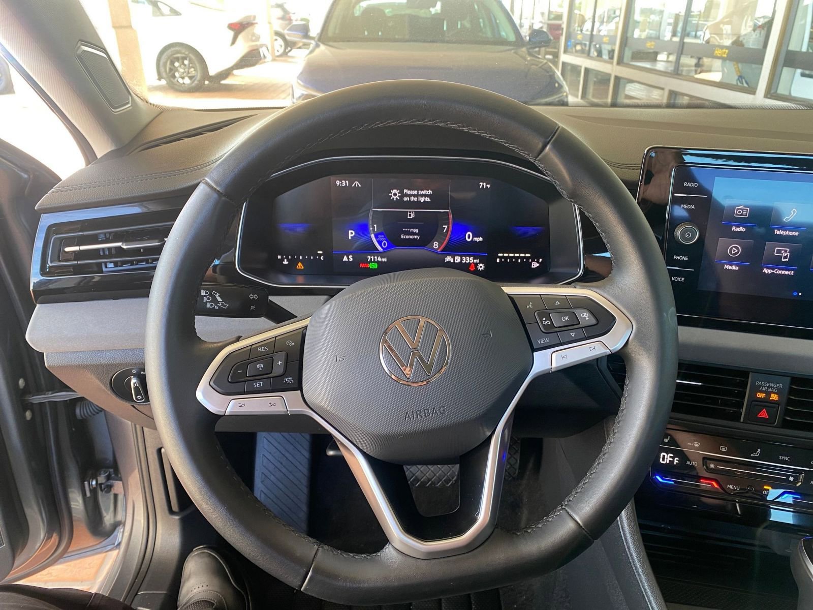 Used 2025 Volkswagen Jetta SE image 29