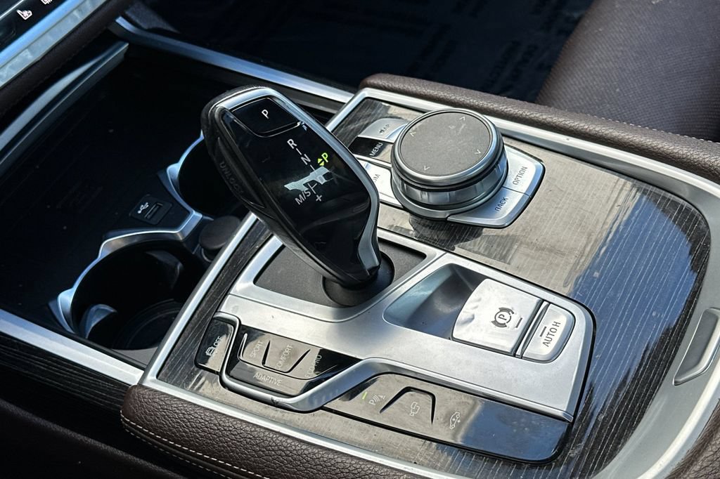 Used 2020 BMW 740i w/ M Sport Package RWD image 24