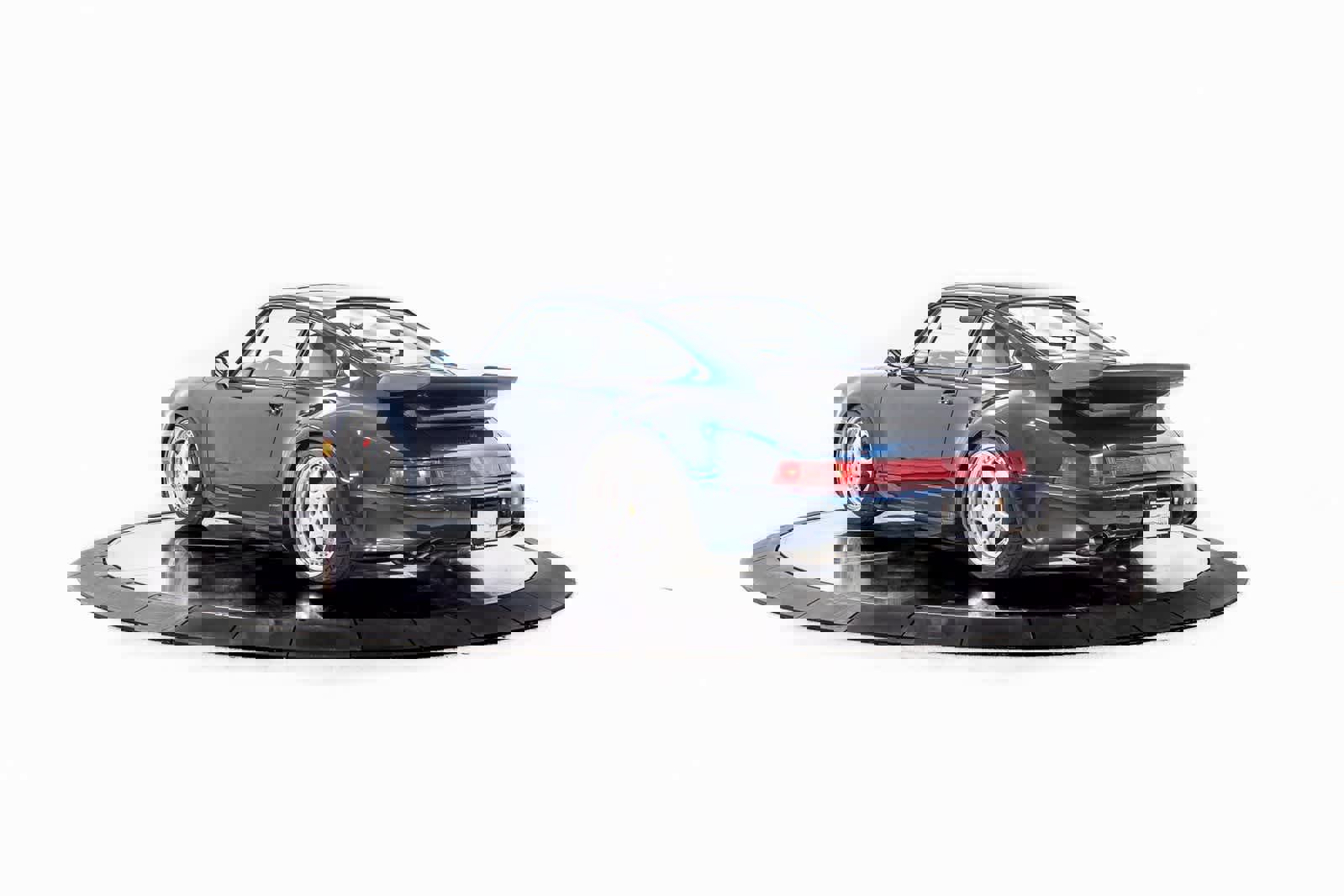 Used 1992 Porsche 911 Turbo image 3