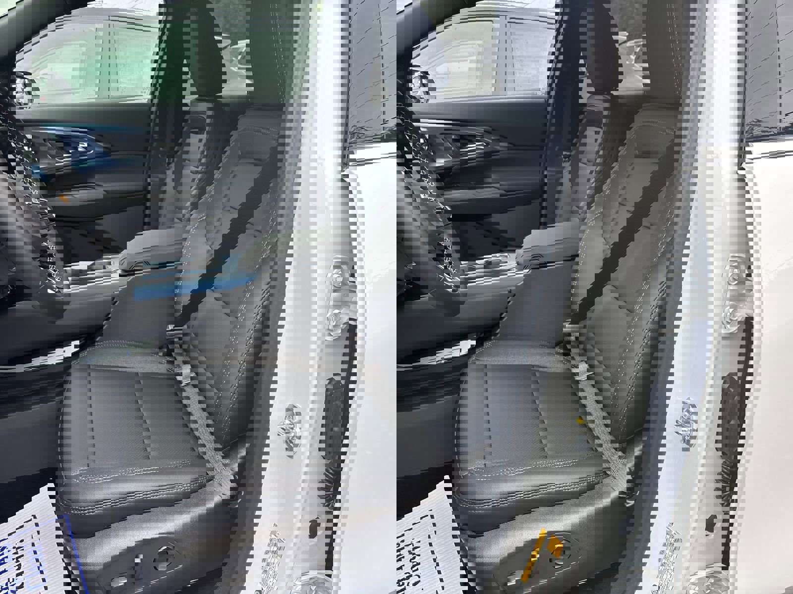 New 2026 Chevrolet Equinox EV LT image 14