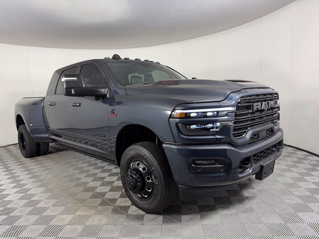 Used 2025 RAM 3500 Laramie AWD/4WD image 5