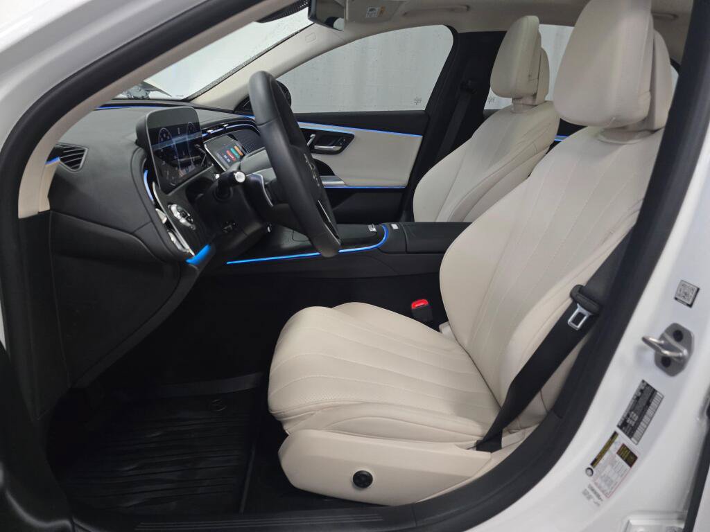 Used 2024 Mercedes-Benz E 350 4MATIC Sedan image 13