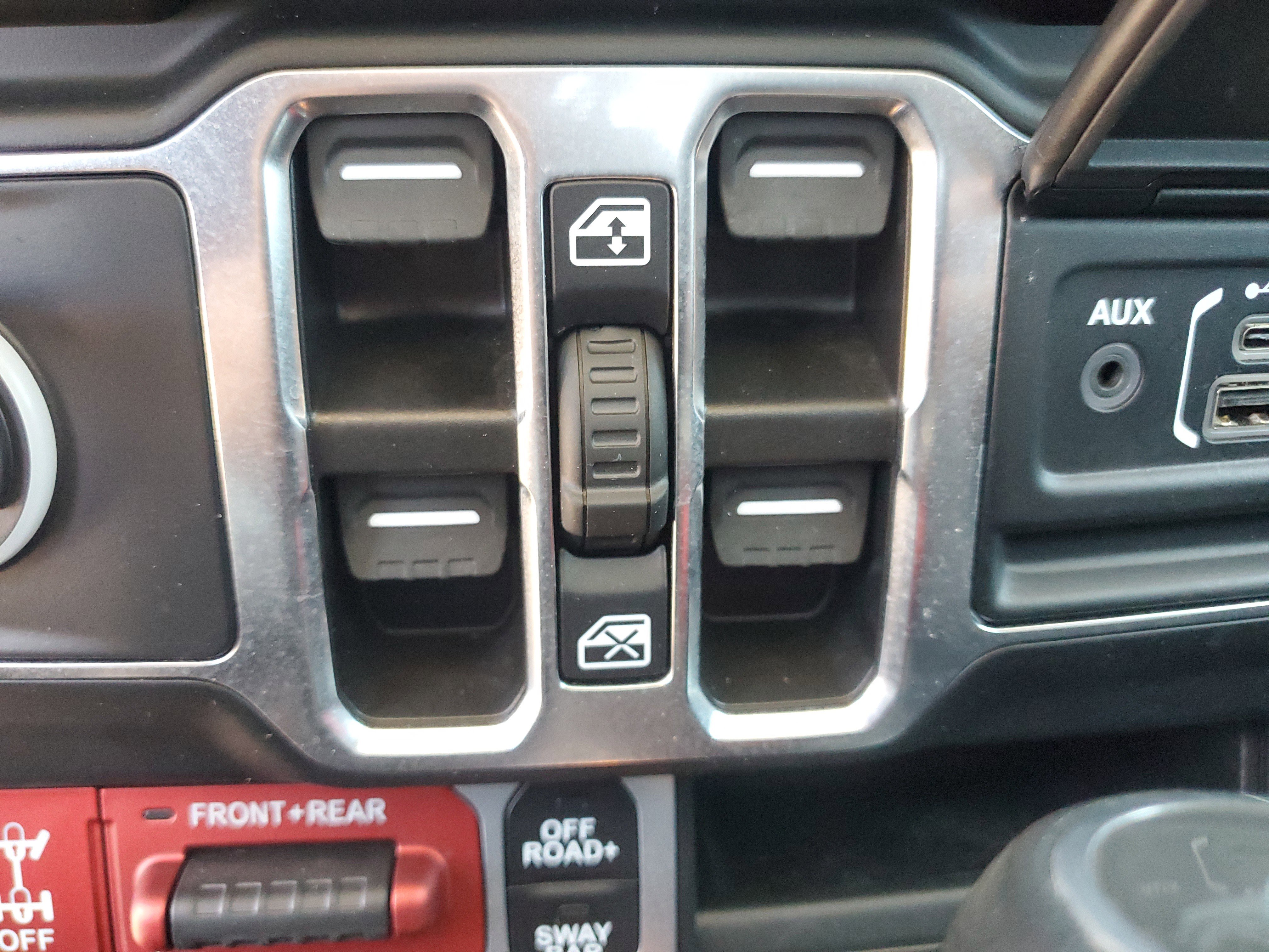 Used 2023 Jeep Gladiator Rubicon w/ Trailer Tow Package AWD/4WD image 30