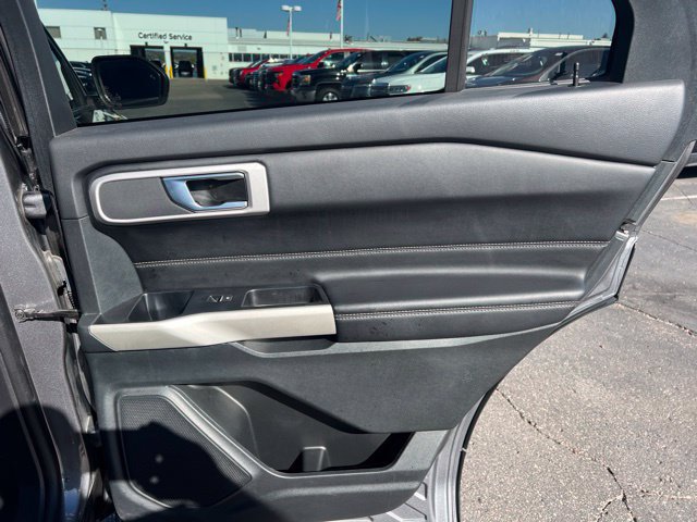Used 2022 Ford Explorer XLT AWD/4WD image 13