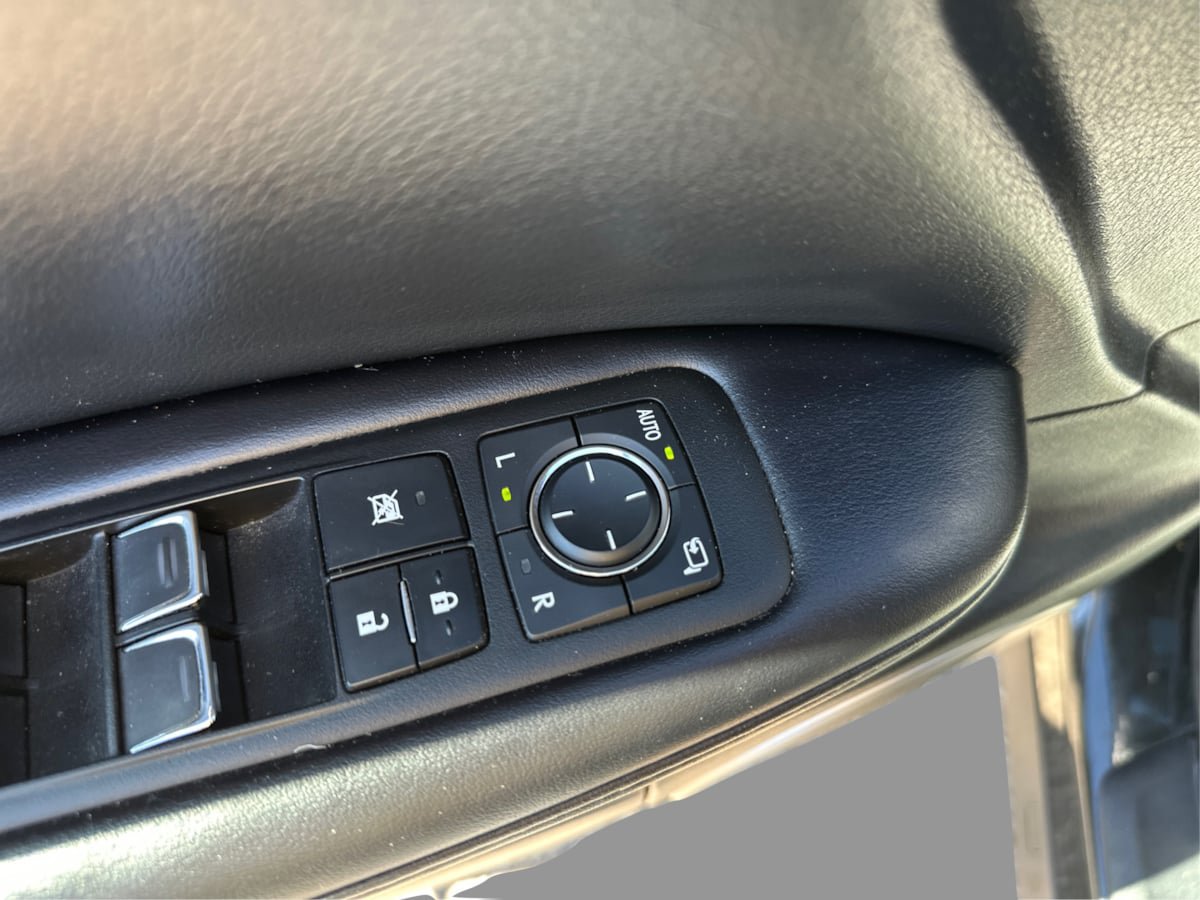 Used 2019 Lexus RX 450h AWD w/ Navigation Package image 39