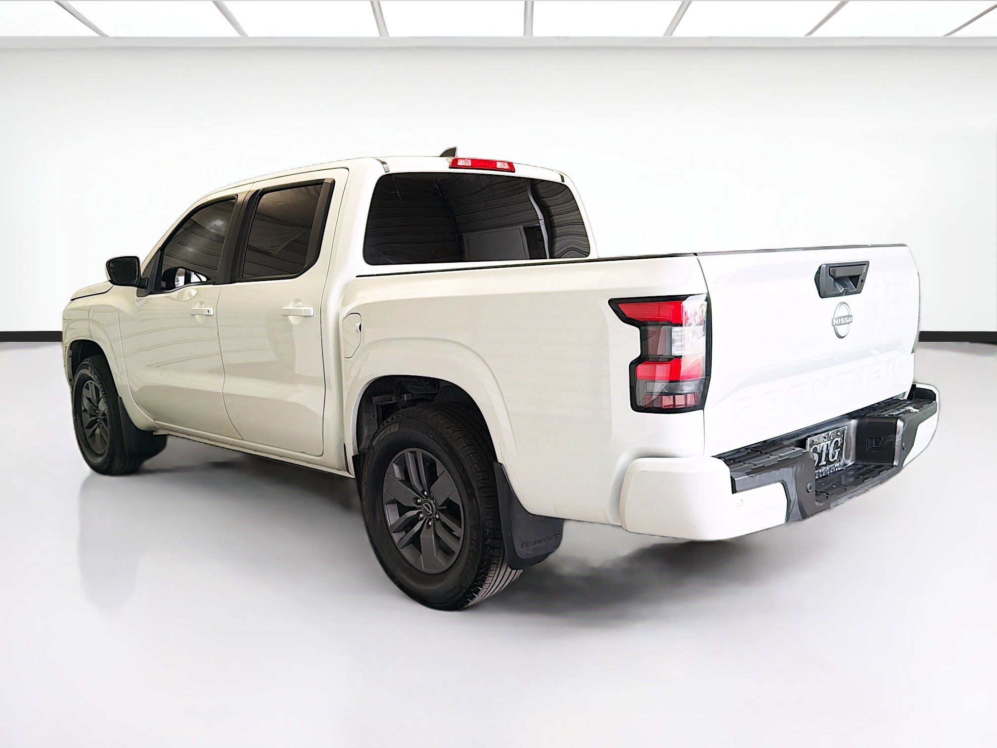 Used 2025 Nissan Frontier SV RWD image 6