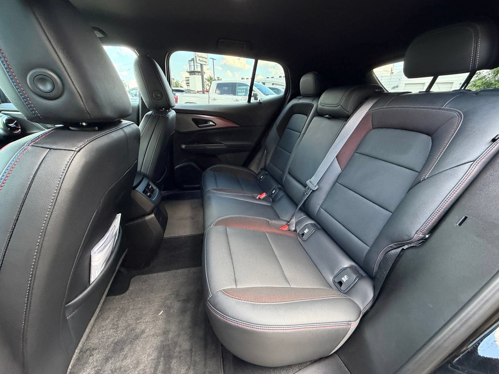 Used 2024 Chevrolet Equinox EV RS FWD image 28