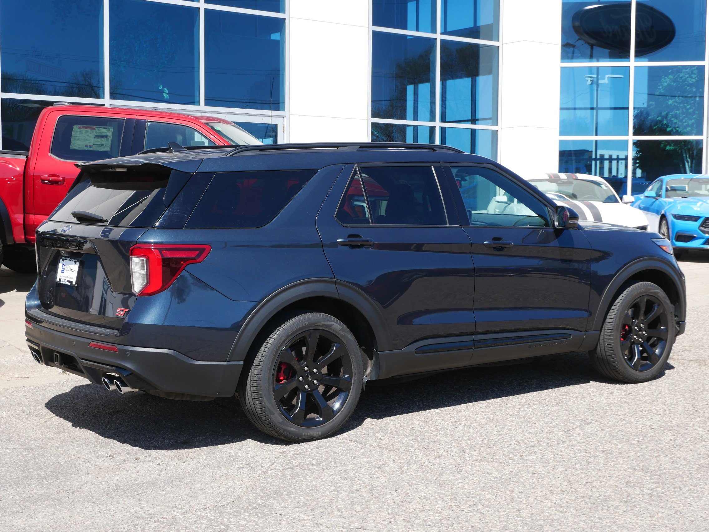 Certified 2023 Ford Explorer ST AWD/4WD image 3
