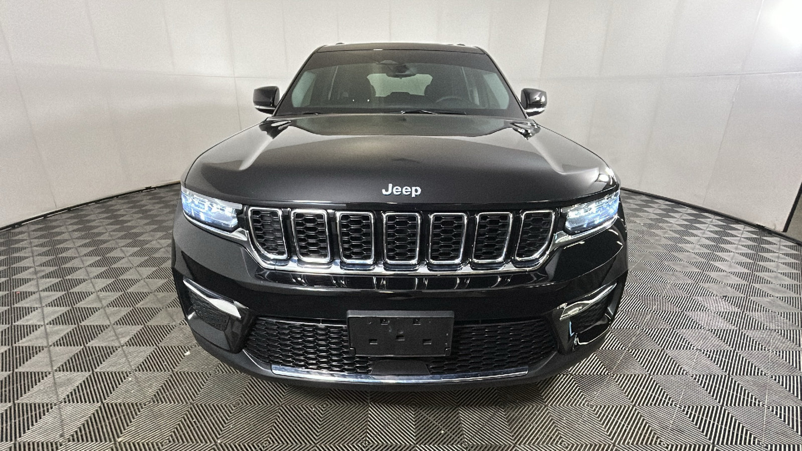 Used 2024 Jeep Grand Cherokee Limited 4xe AWD/4WD image 8
