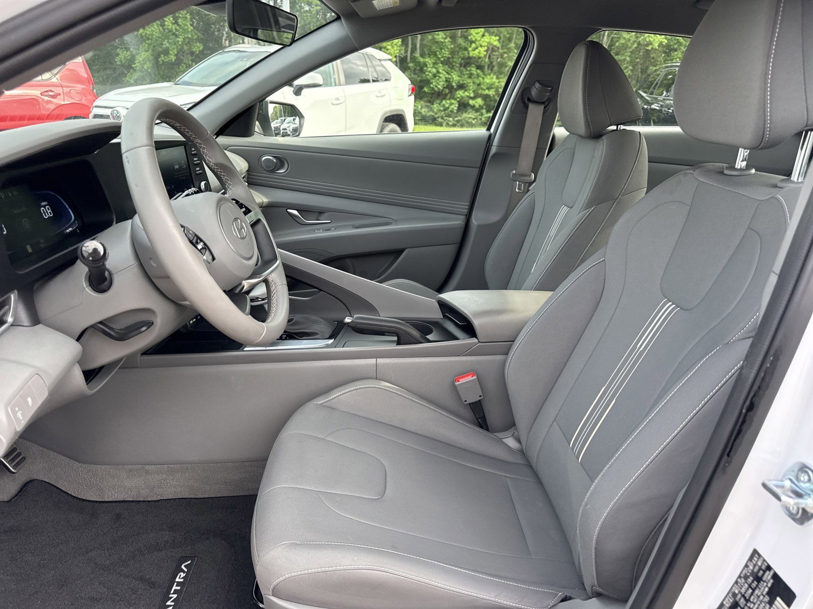 Used 2025 Hyundai Elantra Sport FWD image 11