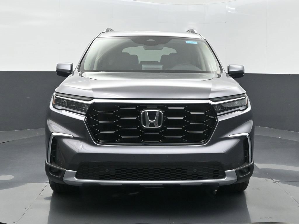 New 2025 Honda Pilot Touring image 4