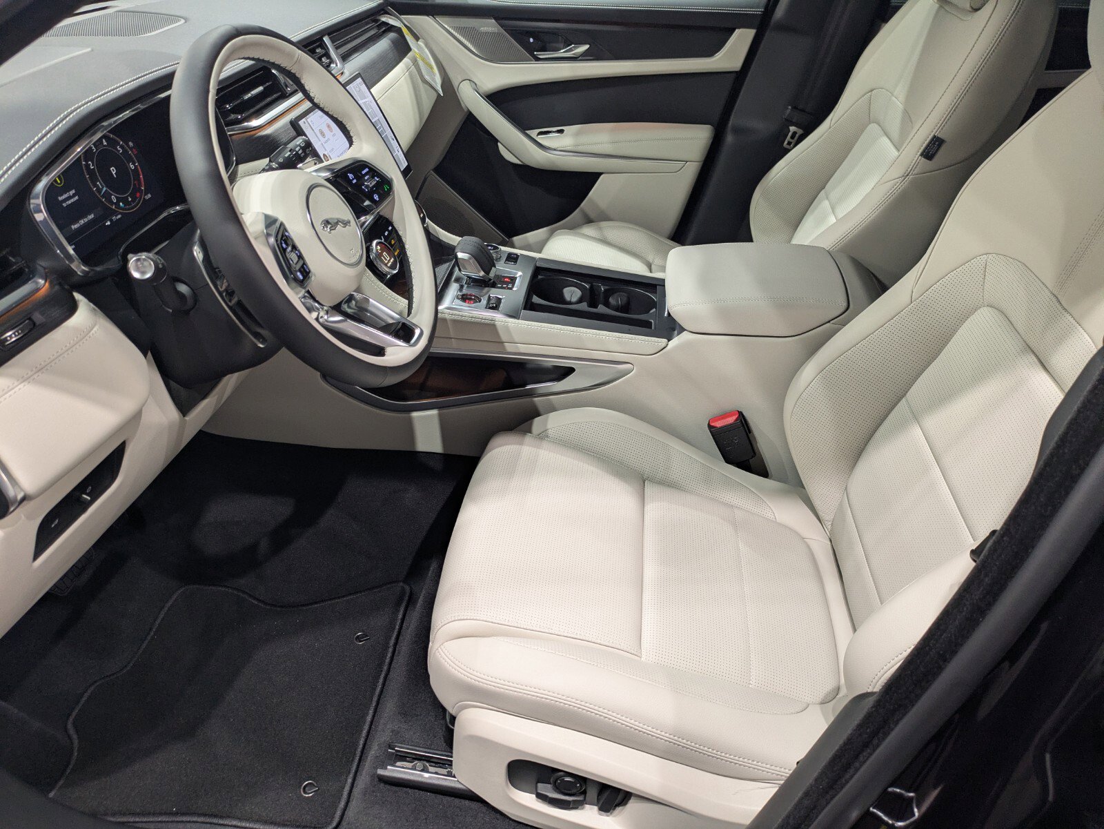 New 2026 Jaguar F-PACE R-Dynamic S AWD/4WD image 6