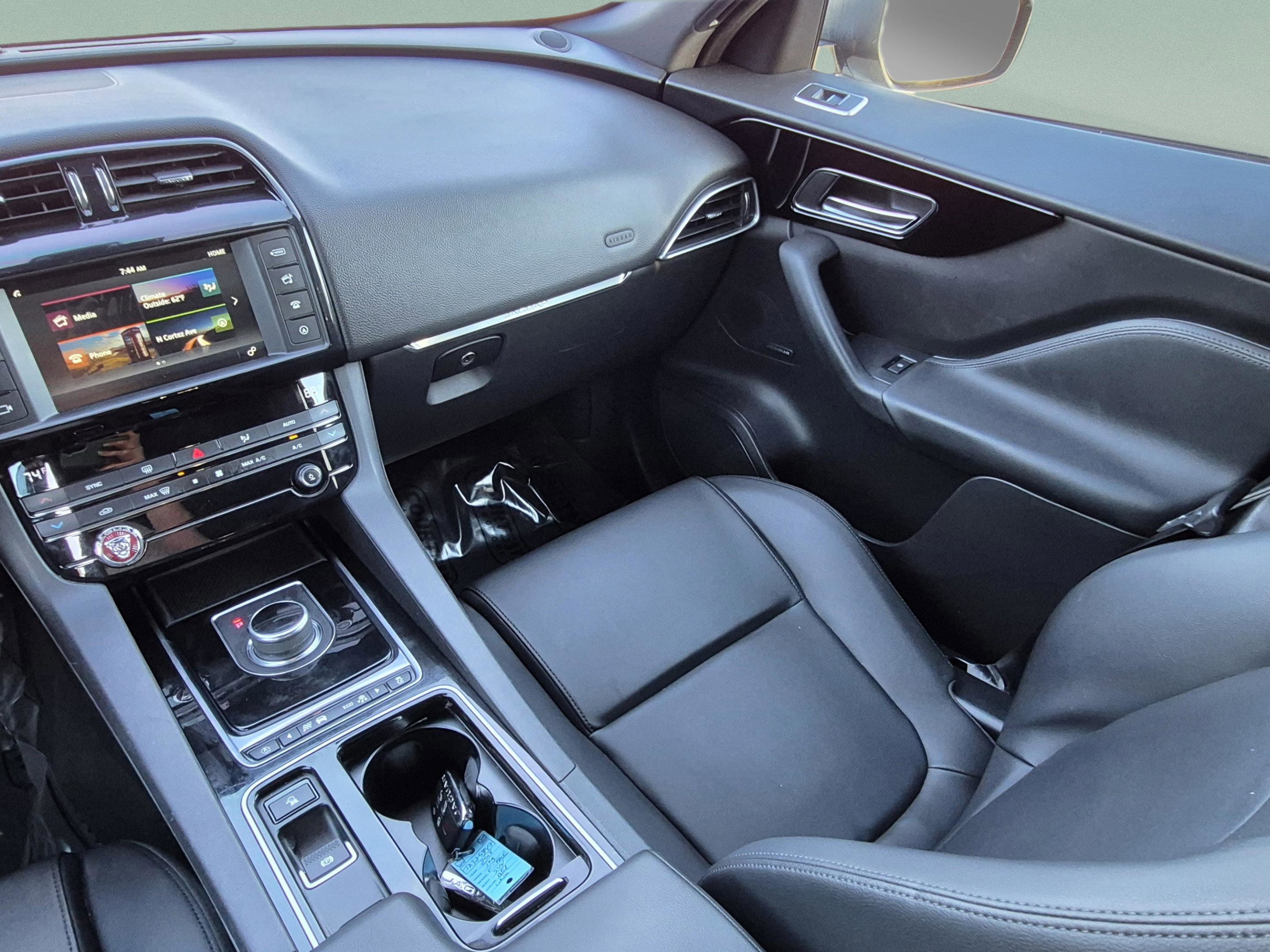 Used 2018 Jaguar F-PACE Premium AWD/4WD image 14