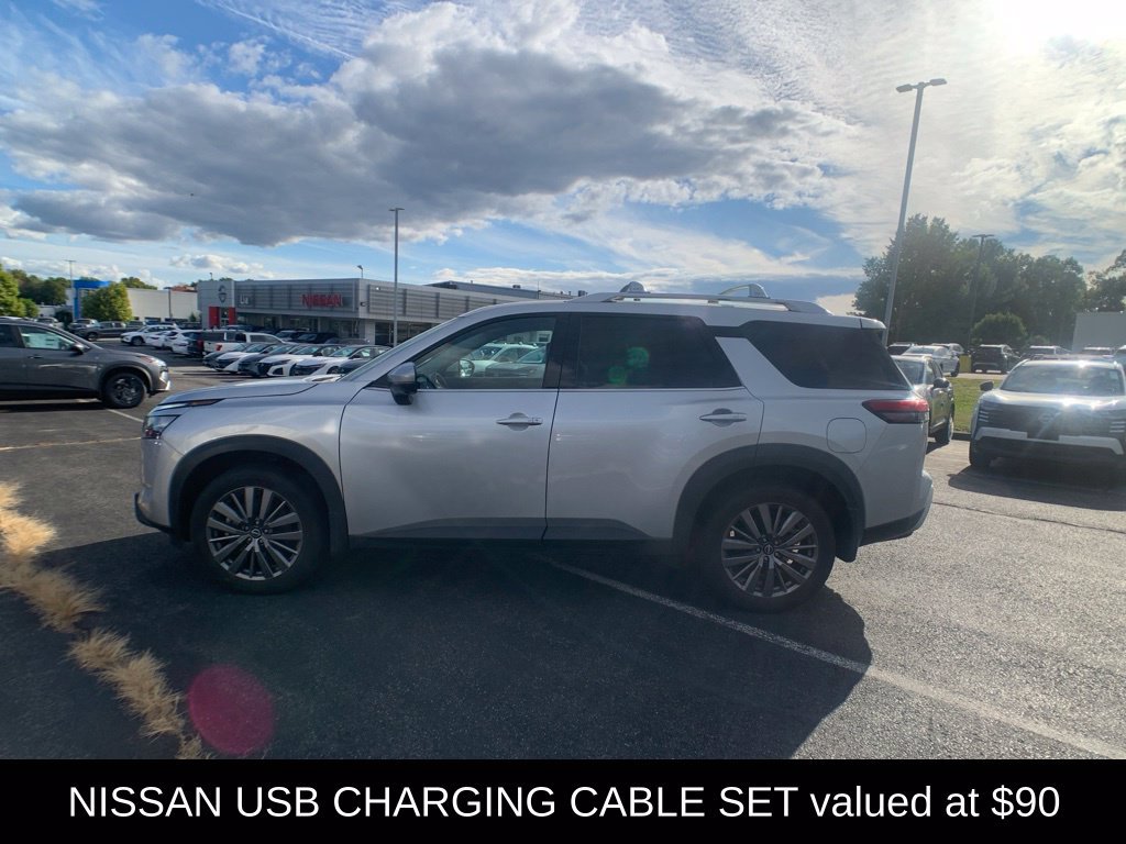 Used 2025 Nissan Pathfinder SL w/ SL Premium Package AWD/4WD image 7