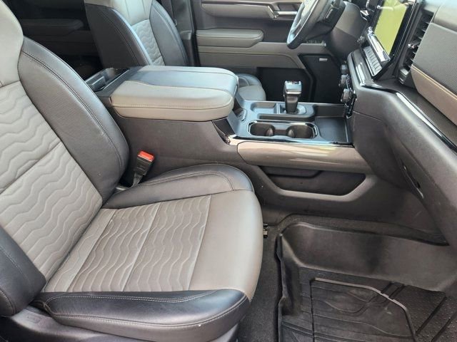 Used 2025 Chevrolet Silverado 1500 ZR2 image 20