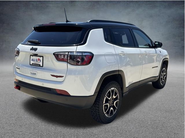 Used 2025 Jeep Compass Trailhawk AWD/4WD image 9