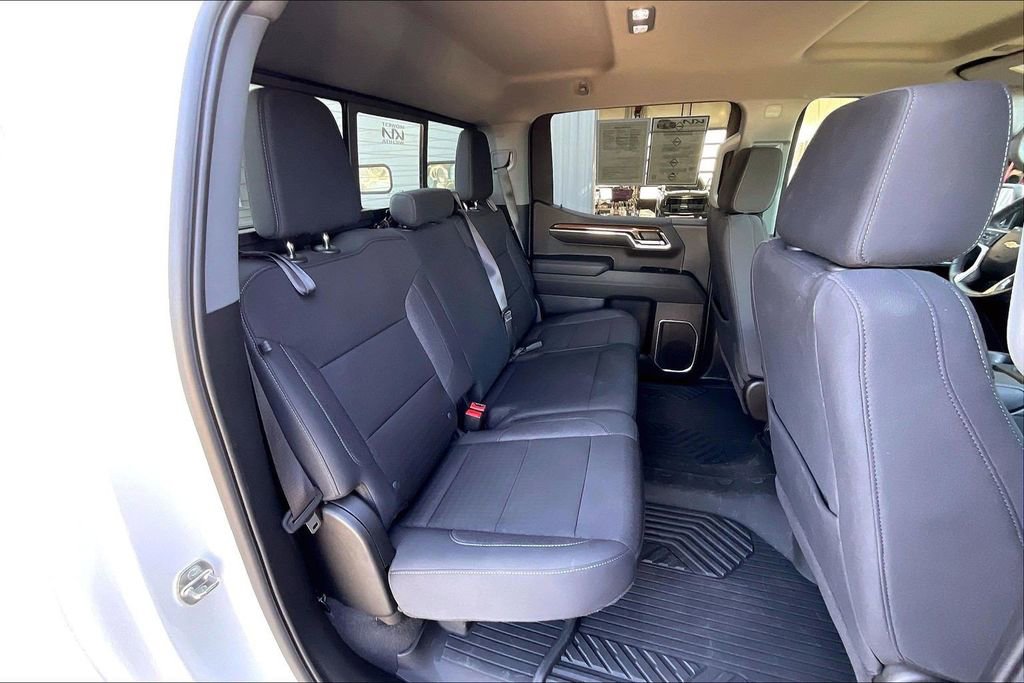 Used 2024 Chevrolet Silverado 1500 LT w/ Z71 Off-Road Package image 27