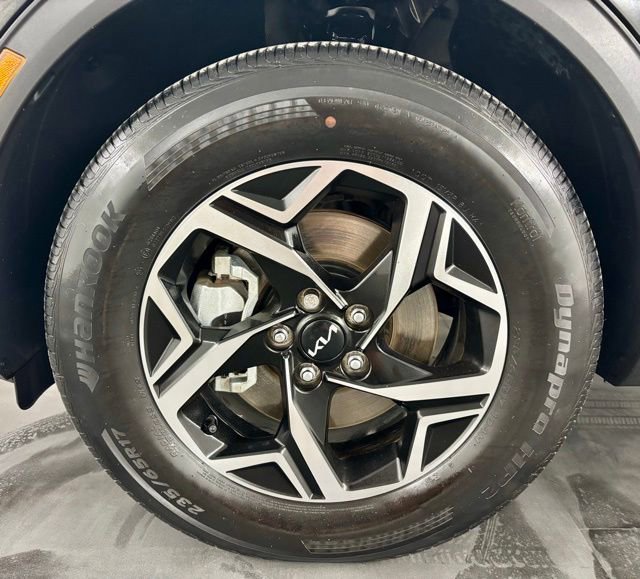 Used 2024 Kia Sportage LX image 11