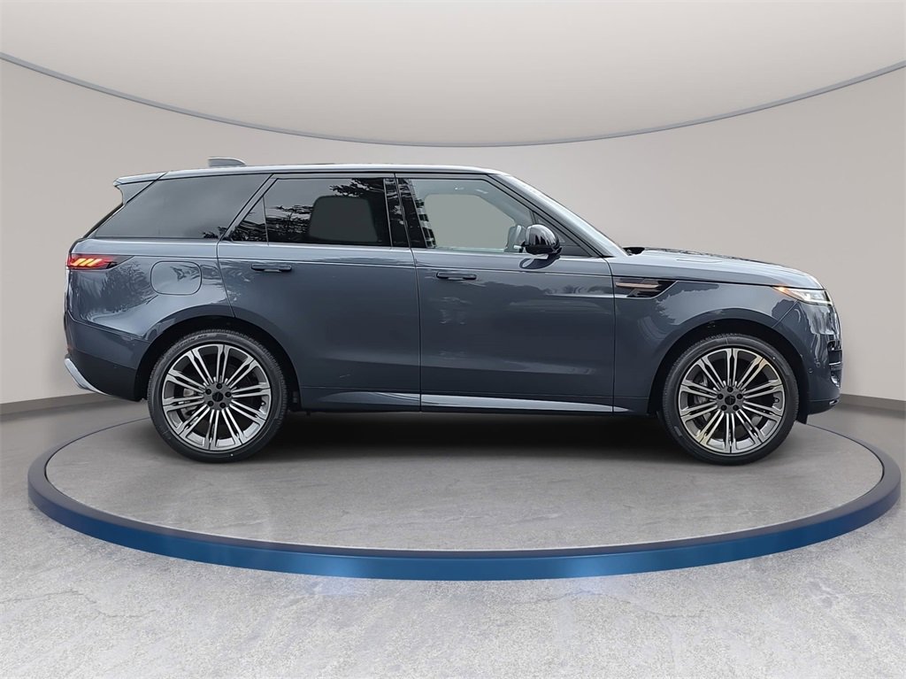 New 2026 Land Rover Range Rover Sport SE image 4