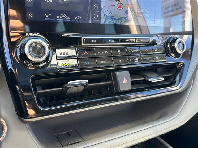 Used 2022 Toyota Highlander Limited image 13