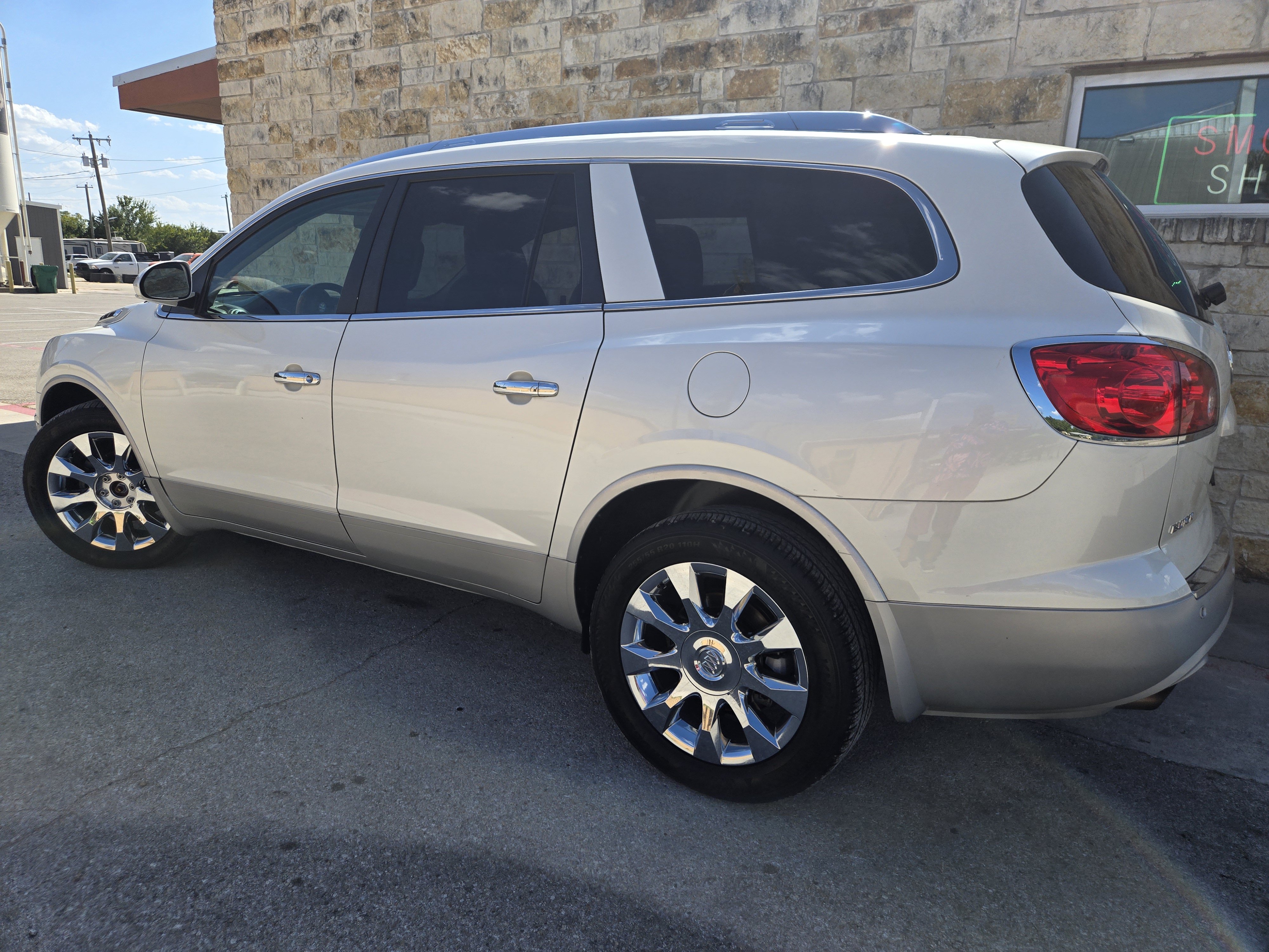 Used 2012 Buick Enclave Premium w/ Trailering Provision Package FWD image 3