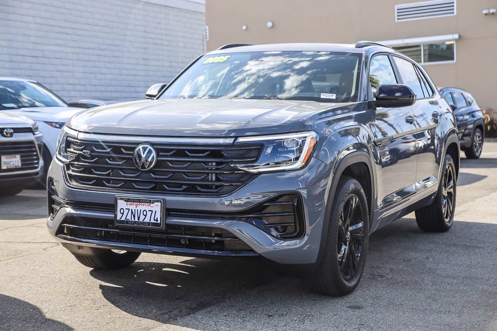 Used 2025 Volkswagen Atlas Cross Sport SEL R-Line AWD/4WD image 3