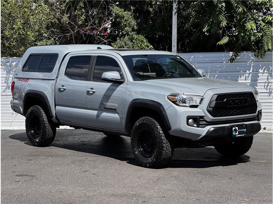 Used 2019 Toyota Tacoma TRD Off-Road AWD/4WD image 8