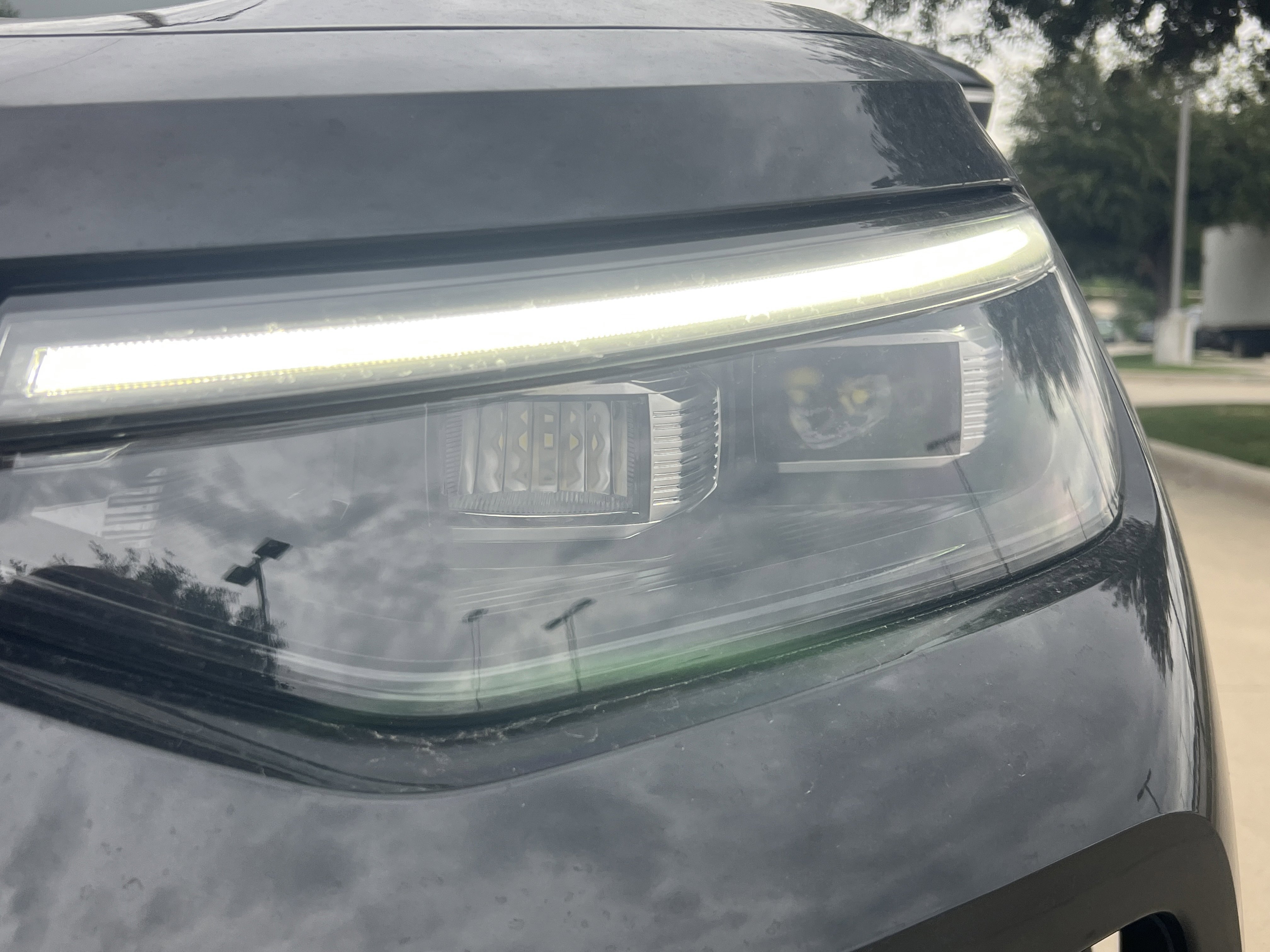 Certified 2025 Volkswagen Tiguan SE w/ Panoramic Sunroof Package AWD/4WD image 6