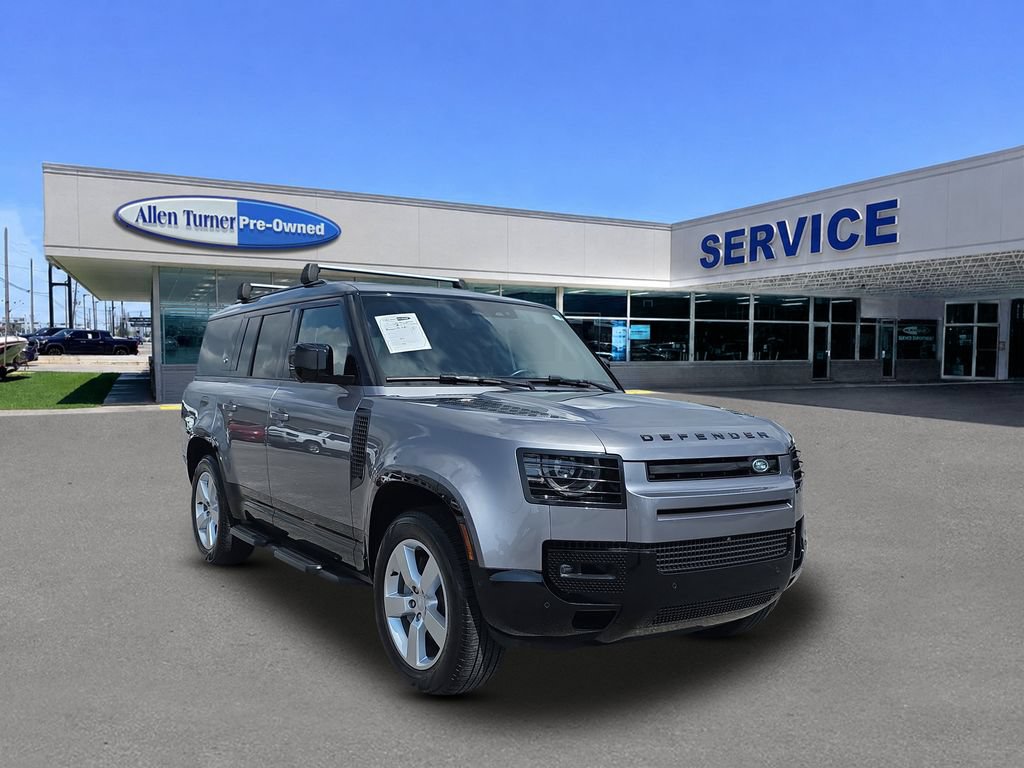 Used 2024 Land Rover Defender 130 X-Dynamic SE AWD/4WD image 2