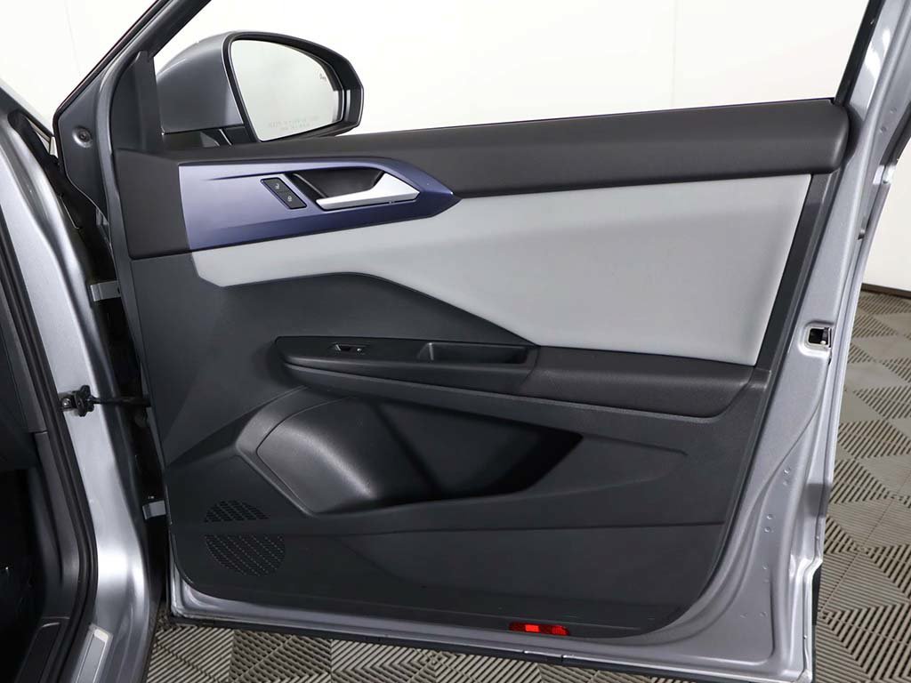 Used 2023 Volkswagen Taos SE FWD image 24
