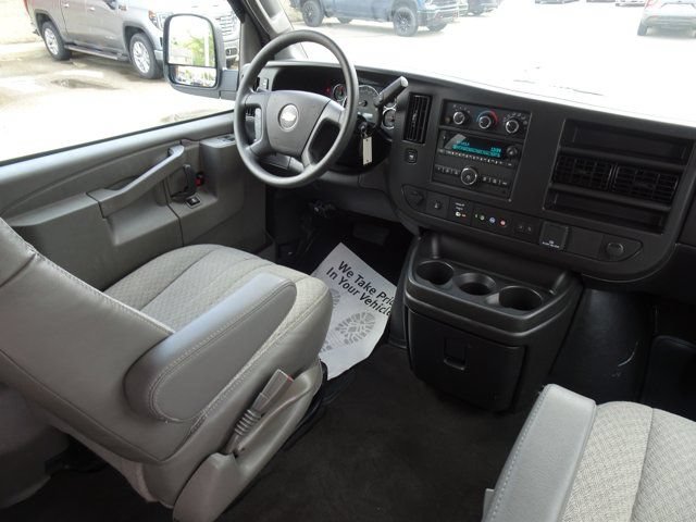 Used 2025 Chevrolet Express 3500 LT w/ LT Preferred Equipment Group RWD image 20