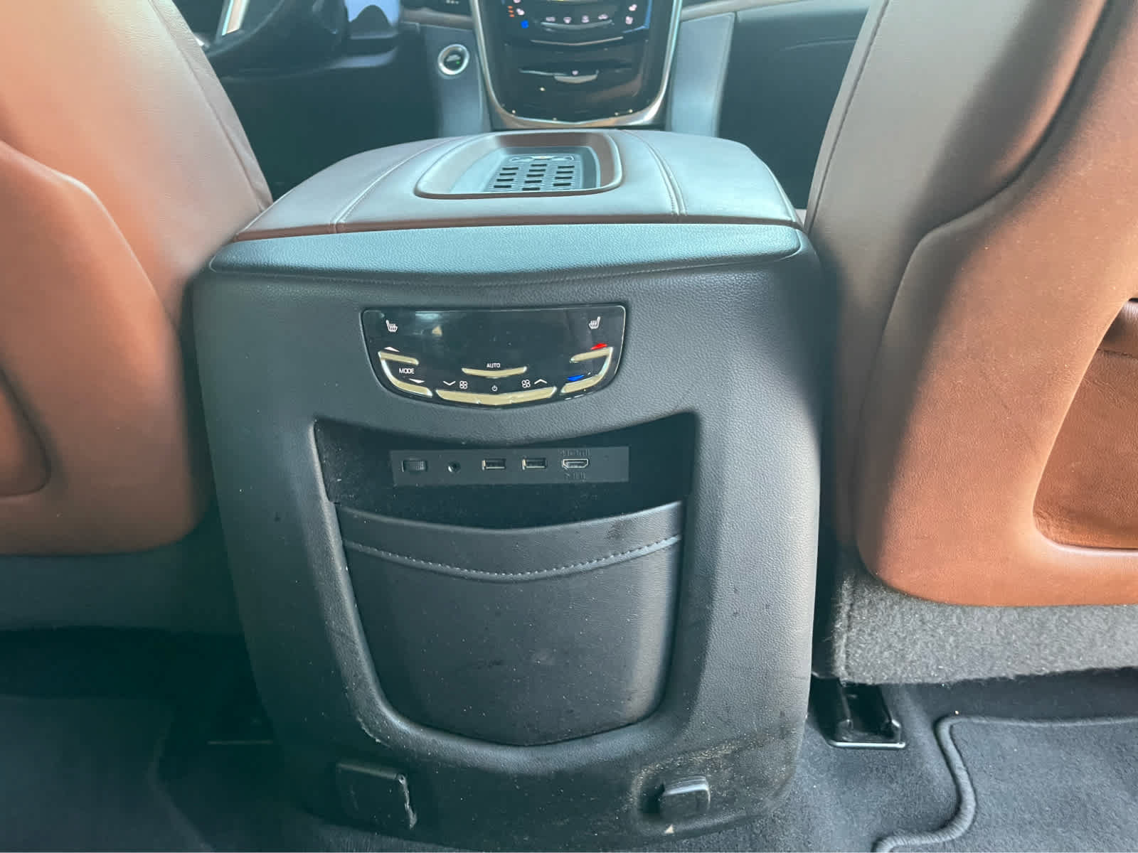 Used 2017 Cadillac Escalade Premium Luxury AWD/4WD image 23