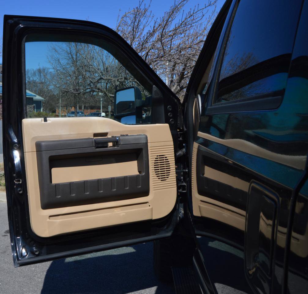 Used 2011 Ford F350 Lariat w/ Camper Pkg image 12