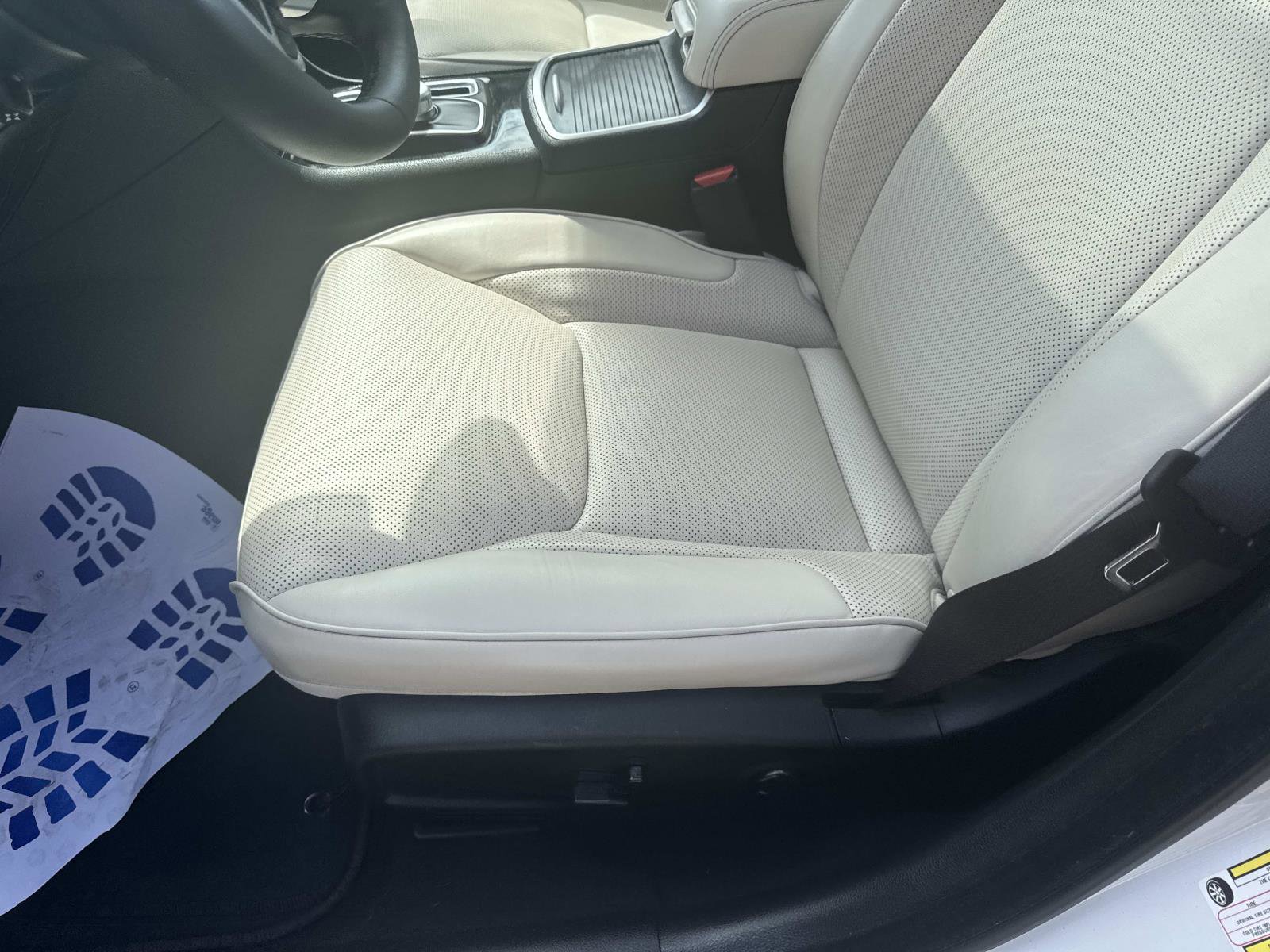 Certified 2023 Chrysler 300 Touring L w/ Popular Equipment Group image 17