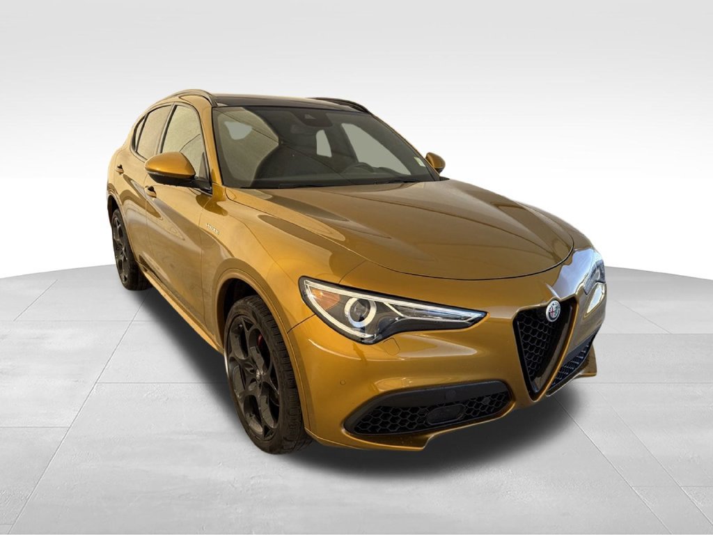 Used 2022 Alfa Romeo Stelvio Veloce AWD/4WD image 6