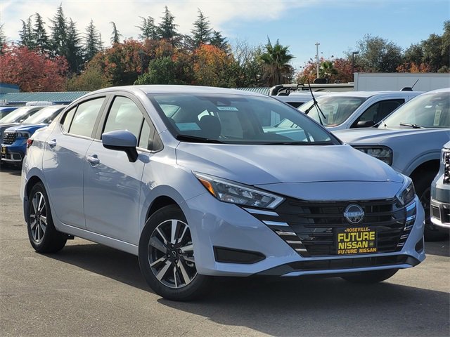 New 2025 Nissan Versa SV w/ Trunk Package